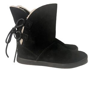 Koolaburra Shazi Short Black Lace Up Suede Boots size 8